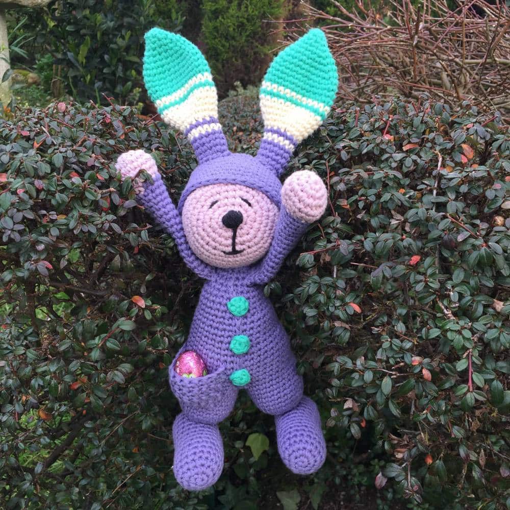 Patrón de conejito de pascua amigurumi