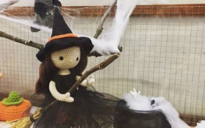 Patrón disfraz de bruja para muñeca amigurumi